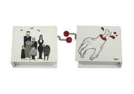 La Familia Addams Blanca, Protocol (00044)